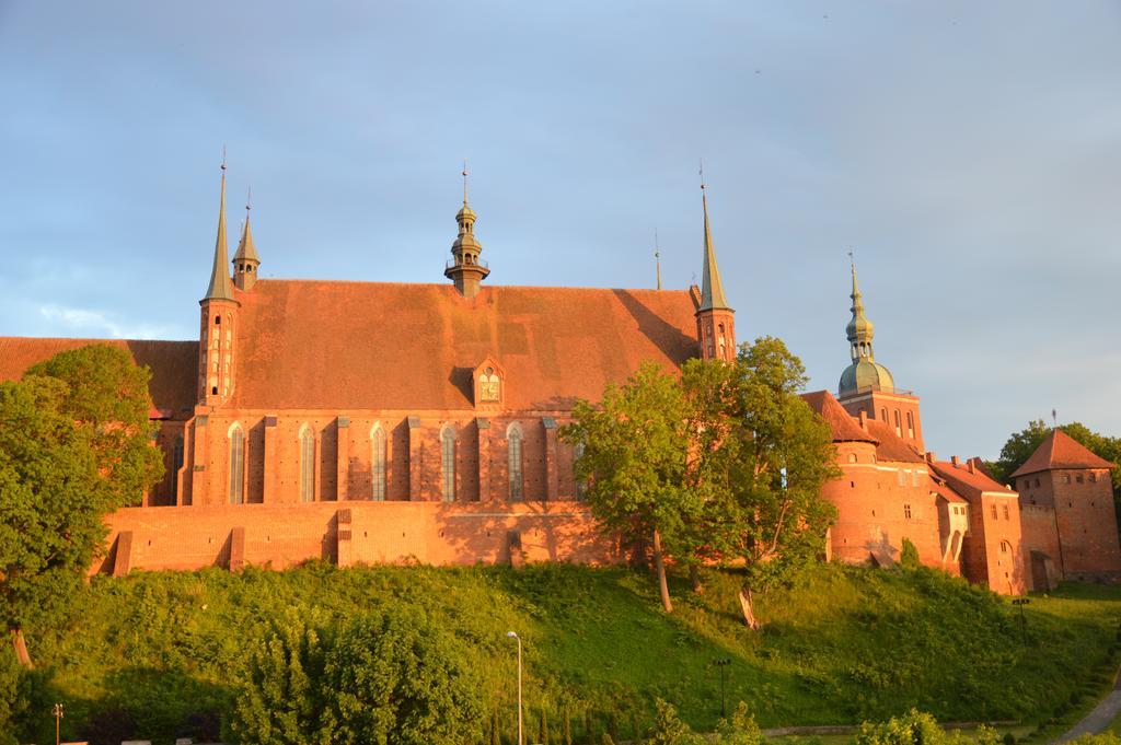 Pod Wzgórzem Bed&Breakfast Frombork Habitación foto